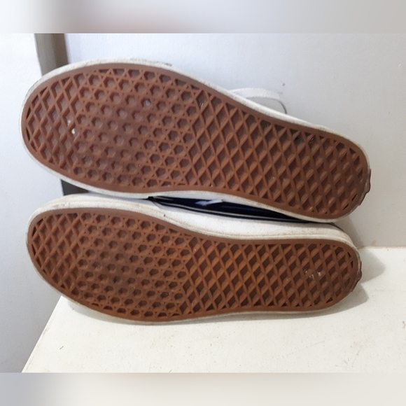 Womens Vans running shoes - Picture 3 of 4